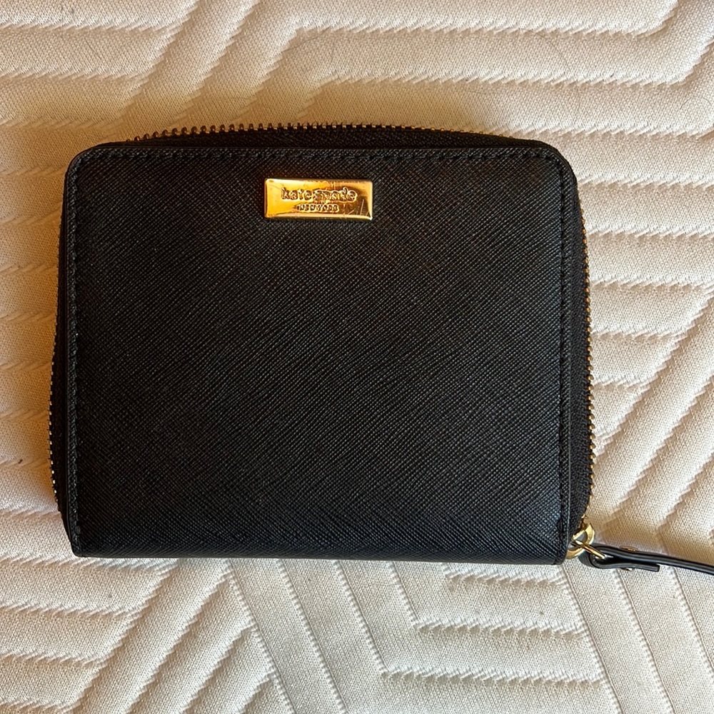 Cute Black Kate Spade Wallet Great condition